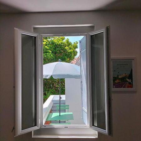 Studio Terrasse, Intra-Muros, Climatise Avec Wifi Avignon Extérieur photo