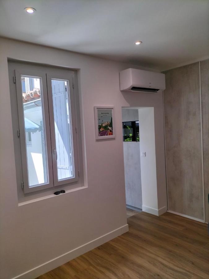 Studio Terrasse, Intra-Muros, Climatise Avec Wifi Avignon Extérieur photo