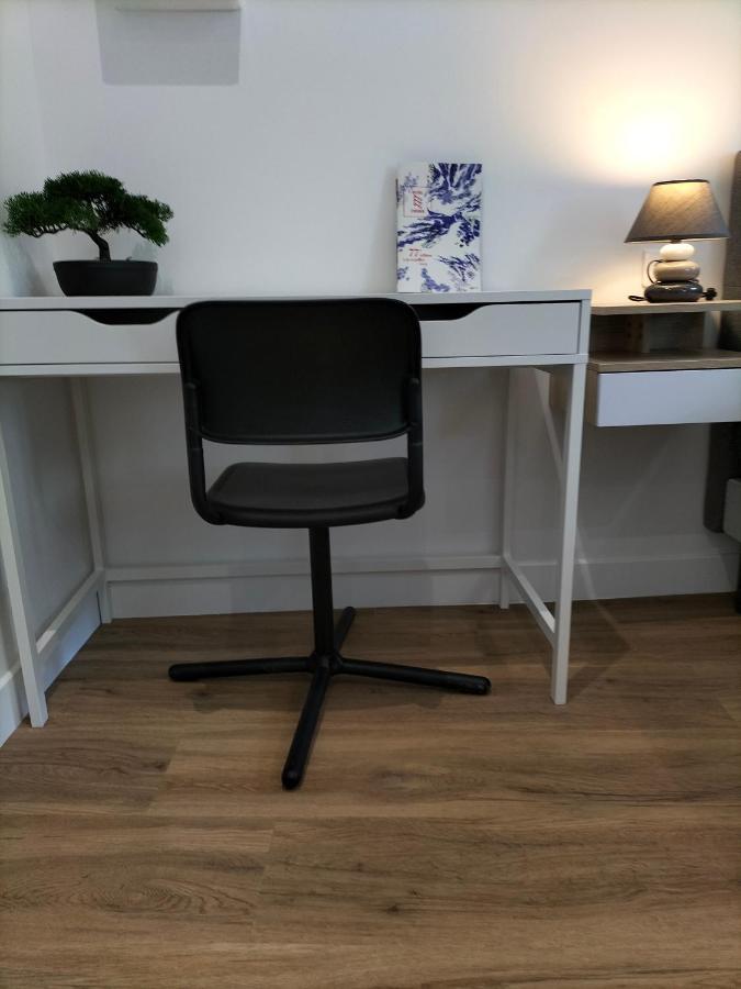 Studio Terrasse, Intra-Muros, Climatise Avec Wifi Avignon Extérieur photo